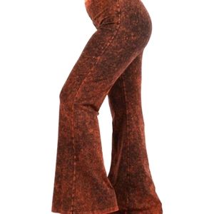 Zenana signature washed bellbottom yoga pants in mineral copper / reddirt medium